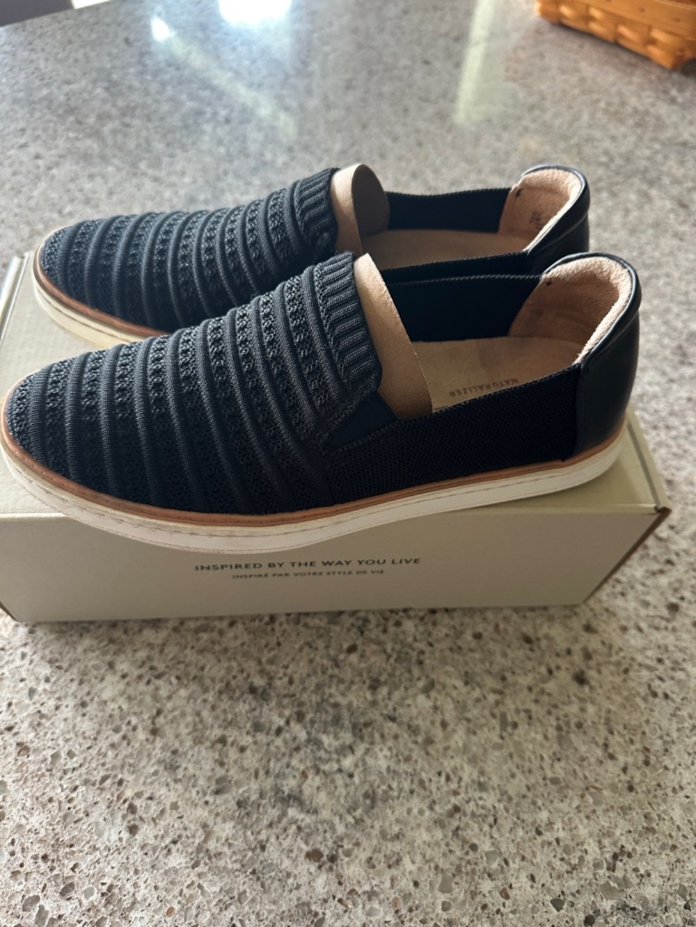 SOUL Naturalizer Black Knit Slip-On Sneakers with Tan Trim Size 7M